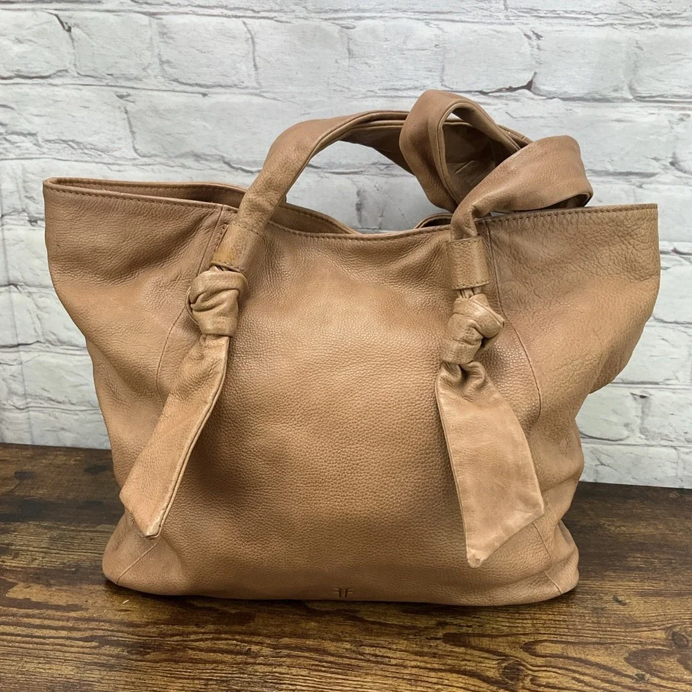 Frye Nora Knotted Hobo Shoulder Tote Beige Soft Leather With Dust Bag - Picture 2 of 16